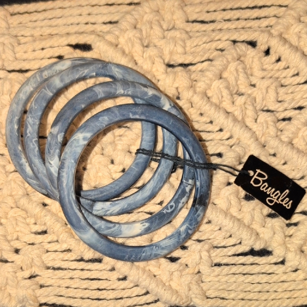 Vintage Old Stock Bangles Set Of 4